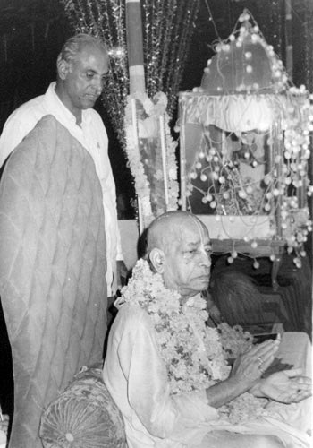 Mr. Sethi with Srila Prabhupada, October 1977, Chandigarh.